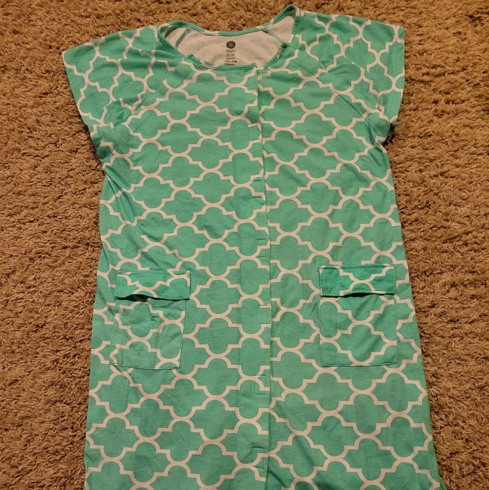 Kindred Bravely Maternity/Labor and Delivery Gown